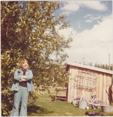 Jonnie glad och busig.