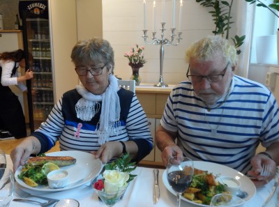 lamfärsbiff rostade grönsaker västerbottenlax klyftpotatis 