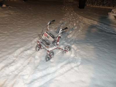 Skam den som ger sig. Med rollator går det bra.